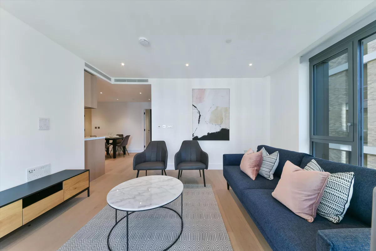 2 bedroom flat for rent in Chartwell House